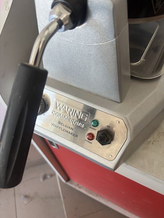 aparat profesional Waring Commercial Belgian Wafflemaker,
