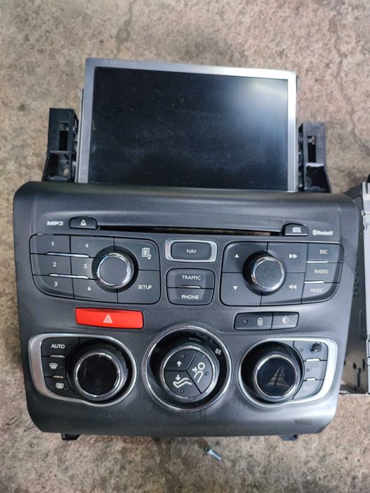 Медия CD player DVD навигация Дисплей Citroen C4 DS4 Пежо 02655780