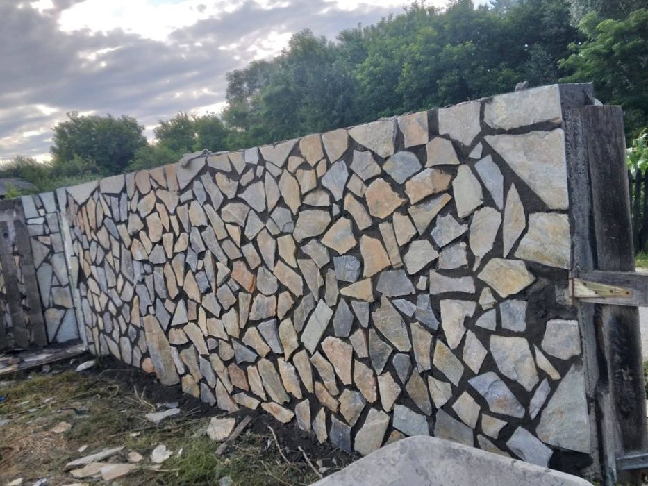 Exacutat lucari din piatra naturala de munte rezistentă la trafic greu