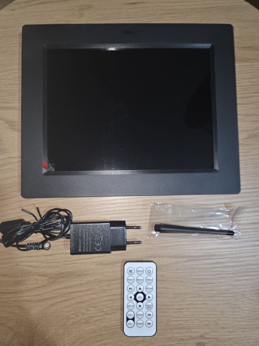 Rama foto digitală elegantă Braun DigiFrame 1083 9.7″