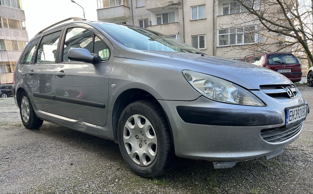 Продавам Пежо 307