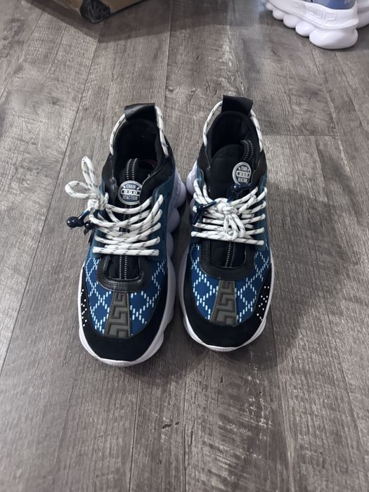 Versace chain reaction