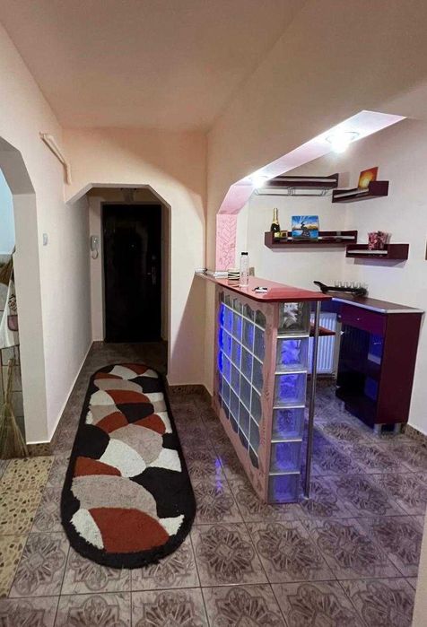 Apartament 3 camere decomandat, 70 mp, Buhusi – Central, zona linistita, mobilat