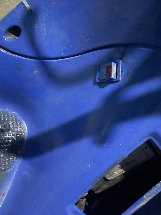 Scuter de vanzare are pana pe spate schimb cu bicicleta sau trotineta   Aprilia Habana retro de 125cc 4 t