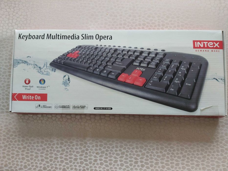 Tastaturi cu fir si mouse