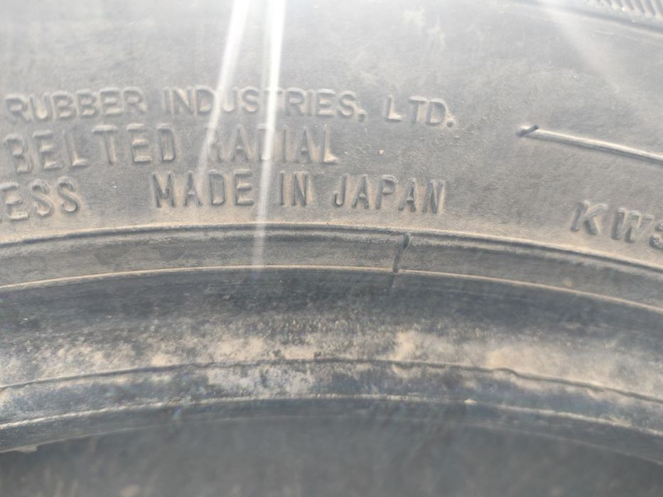 Продам шины на 18