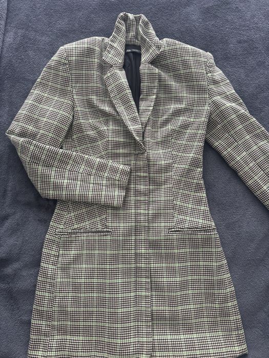 Рокля тип сако на Зара