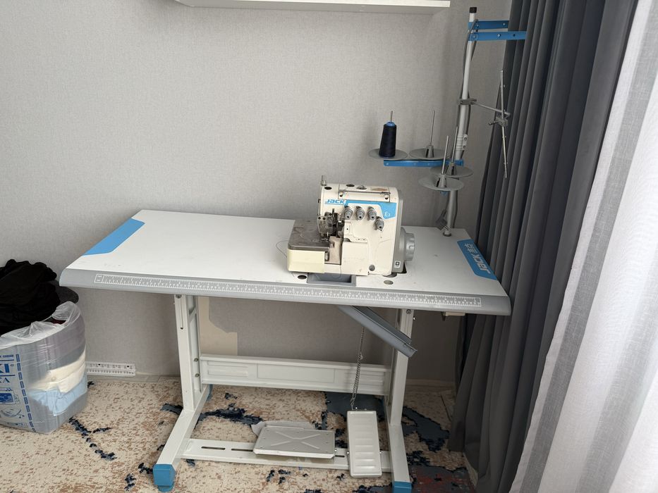 Продам оверлок E3.