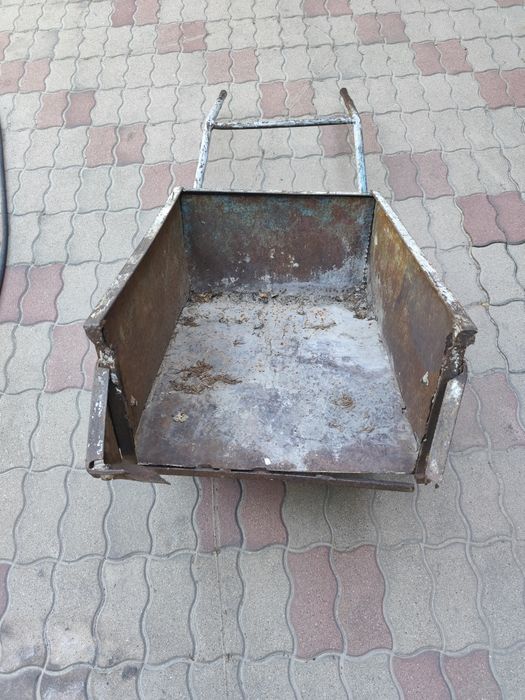 Тележка,тачка для хозяйства.