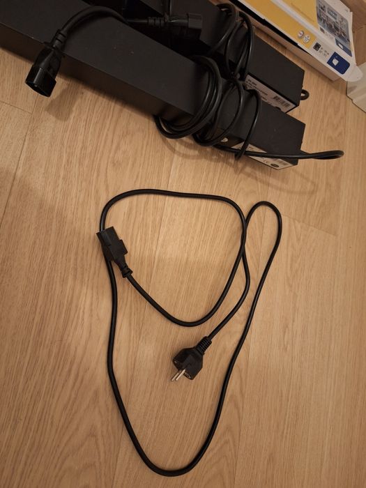Prelungitoare profesionale pentru UPS, 19 ", rackuri IT, servere sau echipamente electronice+ cabluri adaptor priza, noi/ nefolosite 2 buc la 180 lei