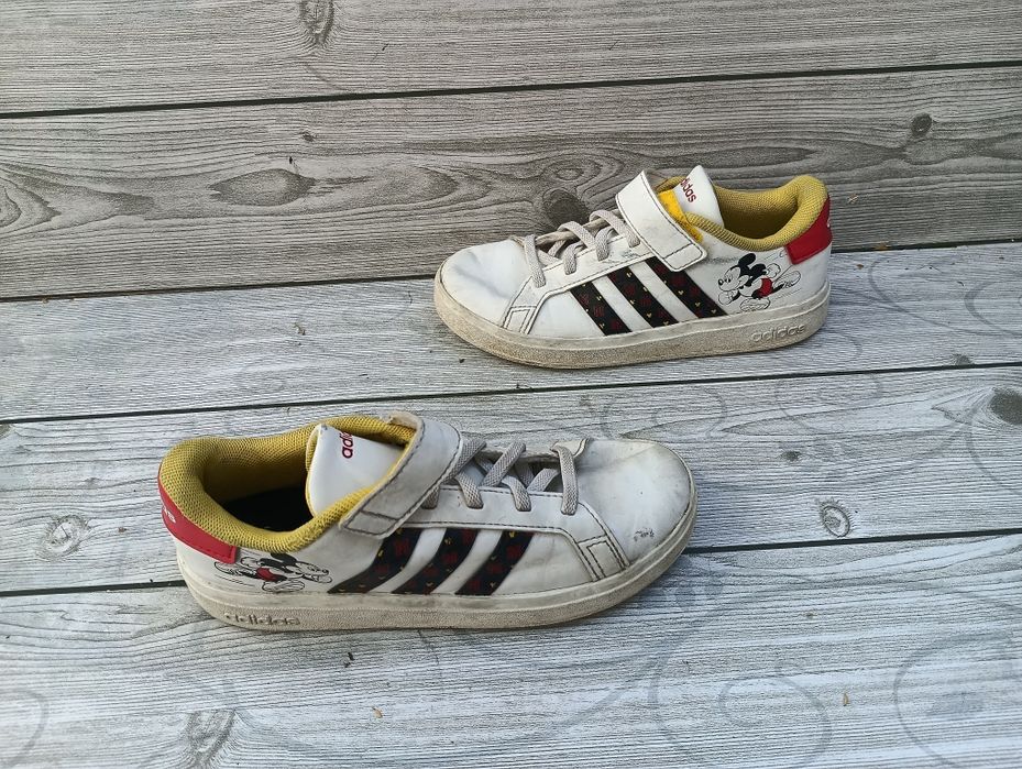 Adidas Mickey Mouse N 32