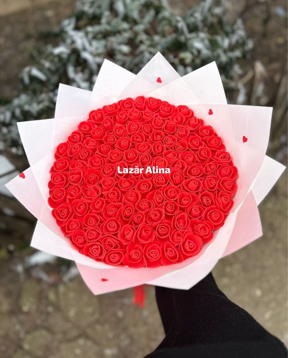 101 Trandafiri 150 lei