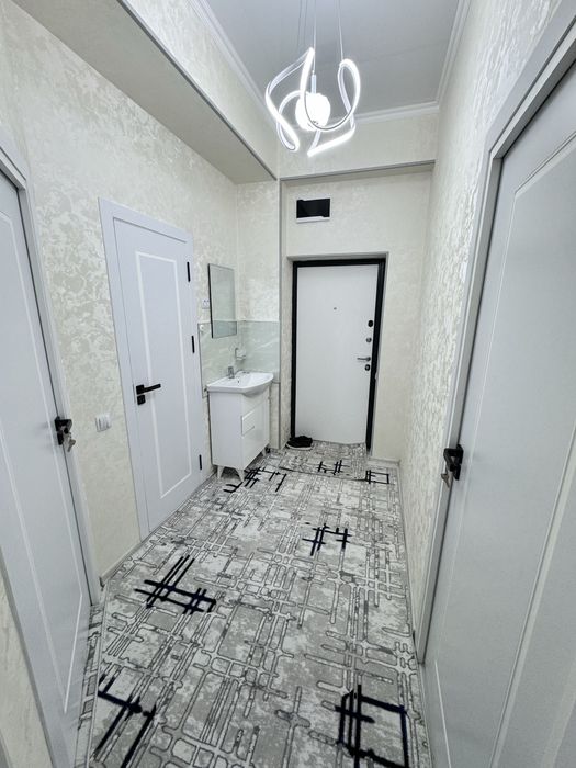 Сергели Машина бозорни олдида махаллада 2 хонали уй ижарага берилади