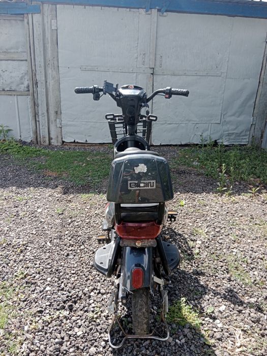 Продам электро скутер ск8
