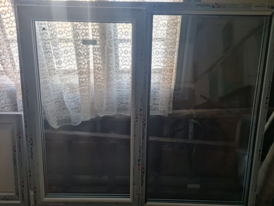 Vand usa si geam de termopan noi
