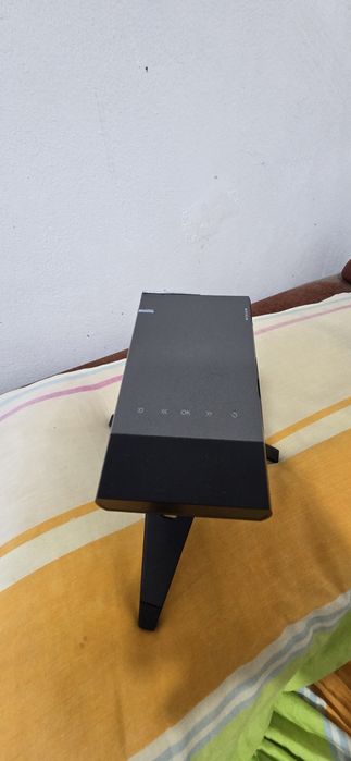 Mini Proiector led portabil cu difuzor și baterie incorporata