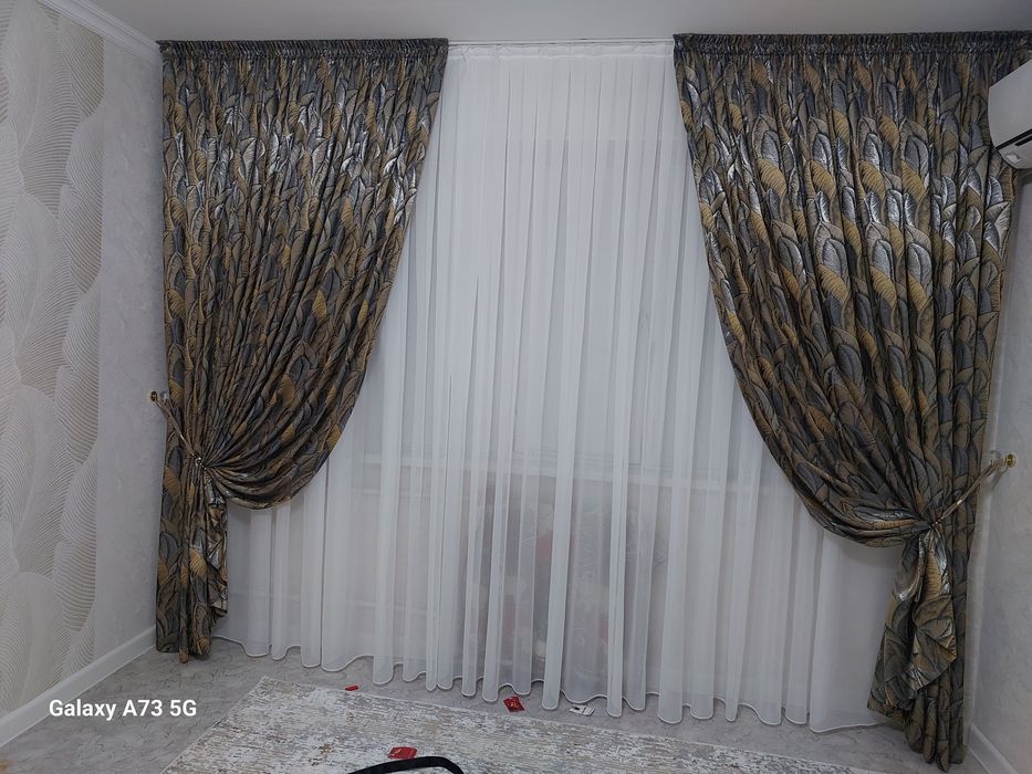 Үш бөлмелі квартира жалға беріледі.