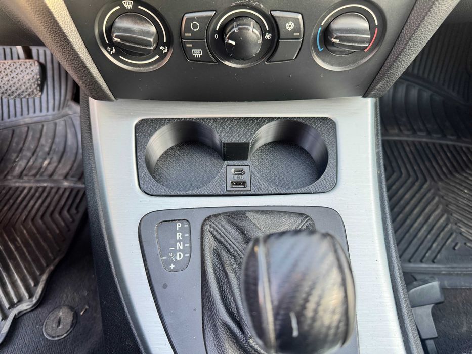 Suport pahare bmw e90/e91/e92/e93 cu incarcator USB fastcharge