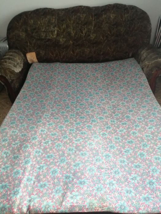 Отдам даром диван и кресло