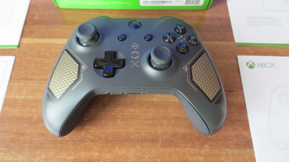 Microsoft Xbox Controller Recon Tech - Limited Edition