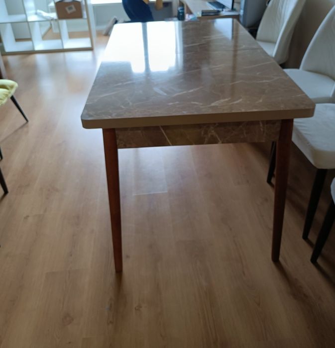 Чисто нова маса.