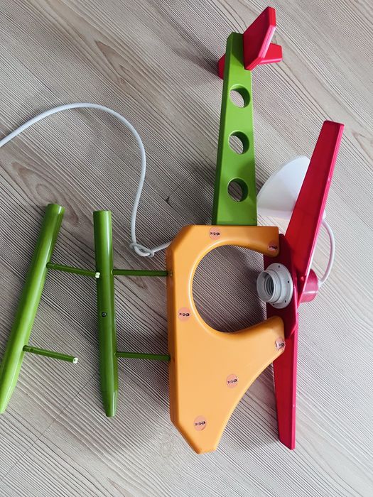 Полилей хеликоптер за детска стая