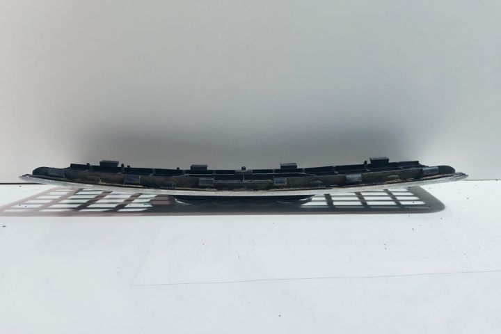 Grila capota cu defect Audi A4 B6