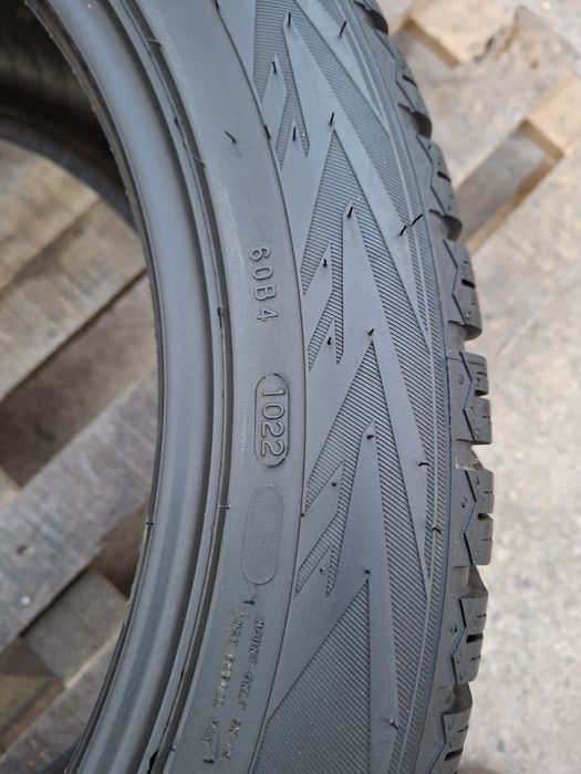 1бр. Почти Нова 255/45/19 Nokian WR SUV 4