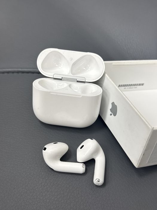 AirPods 4 Эйрподс 4 отличные с коробкой