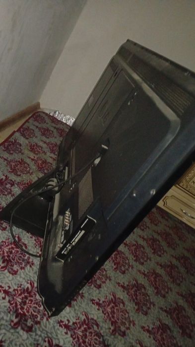 Телевизор продам срочно