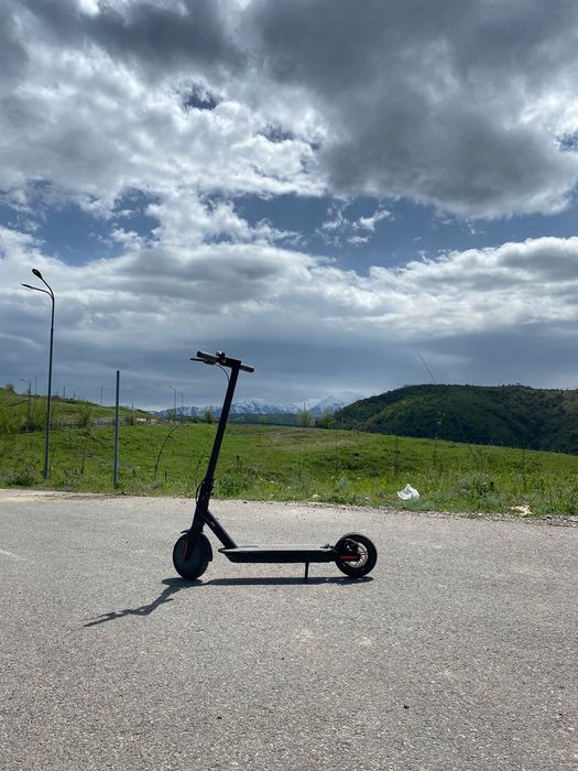 Электросамокат в хорошем состоянии