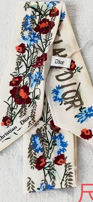 Eșarfă Christian Dior, model 2026, 6 modele, 100% mătase, preț fix