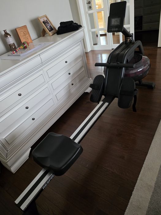 Aparat fitness de vaslit cu apa