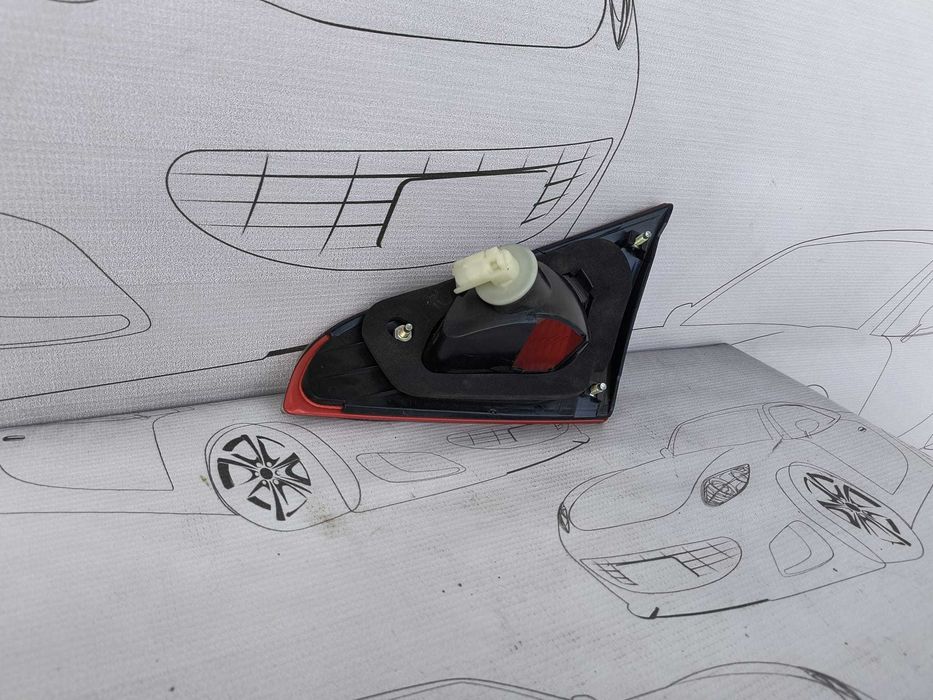 Stop Haion Stânga Mitsubishi Colt CZ3 2005 / 2004–2008 / Cod OEM MN105622 (5C2)