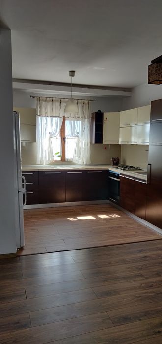Apartament 3 camere 100 mp, mobilat, utilat, recent renovat.