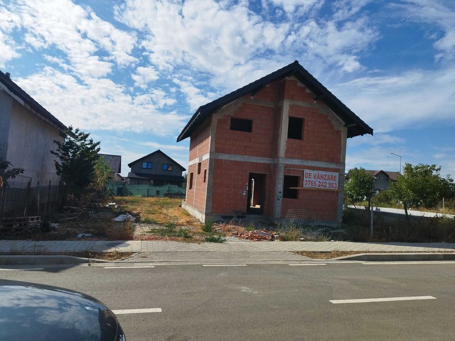 Vând Casa La Rosu In comuna Giarmata
