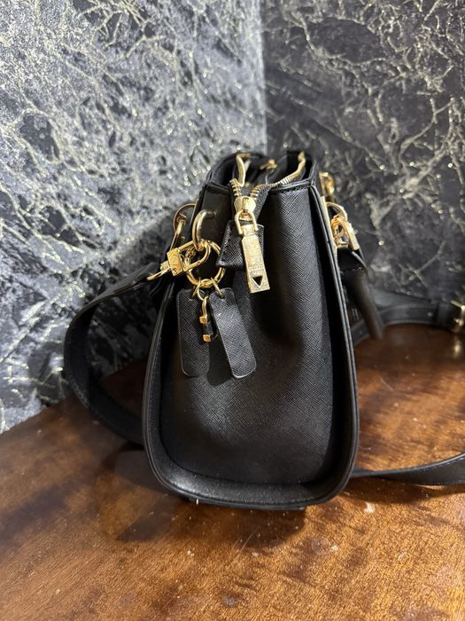 Продам сумку GUESS