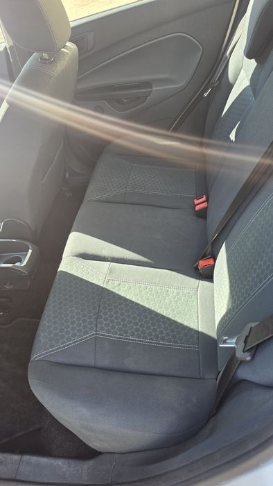 Ford fiesta titanium 1.6 euro 5