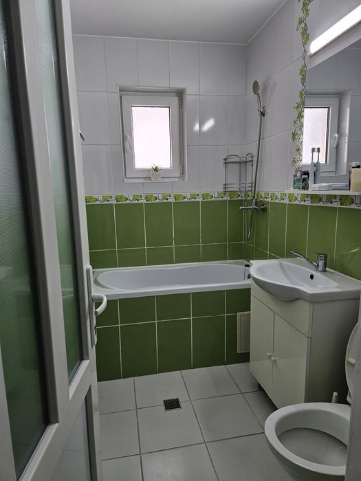 Vand apartament 2 camere + terasa 25 mp