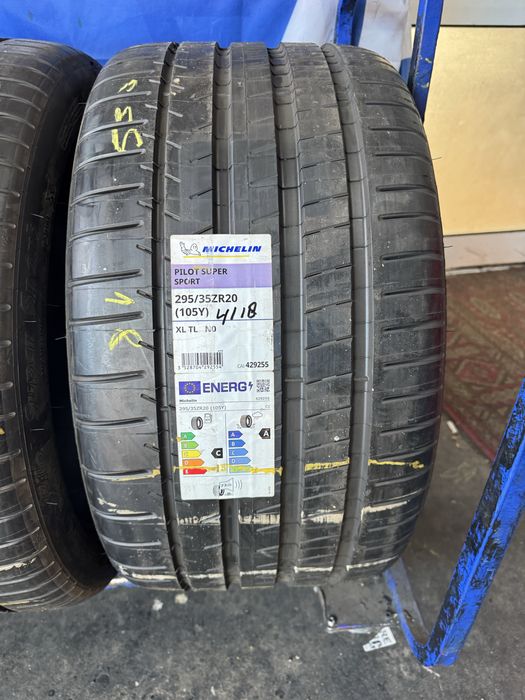 295/35/20 michelin