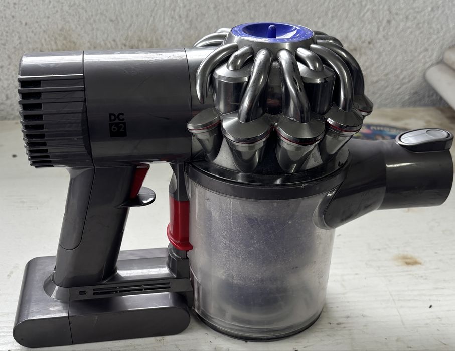Dyson DC62 прахосмукачка