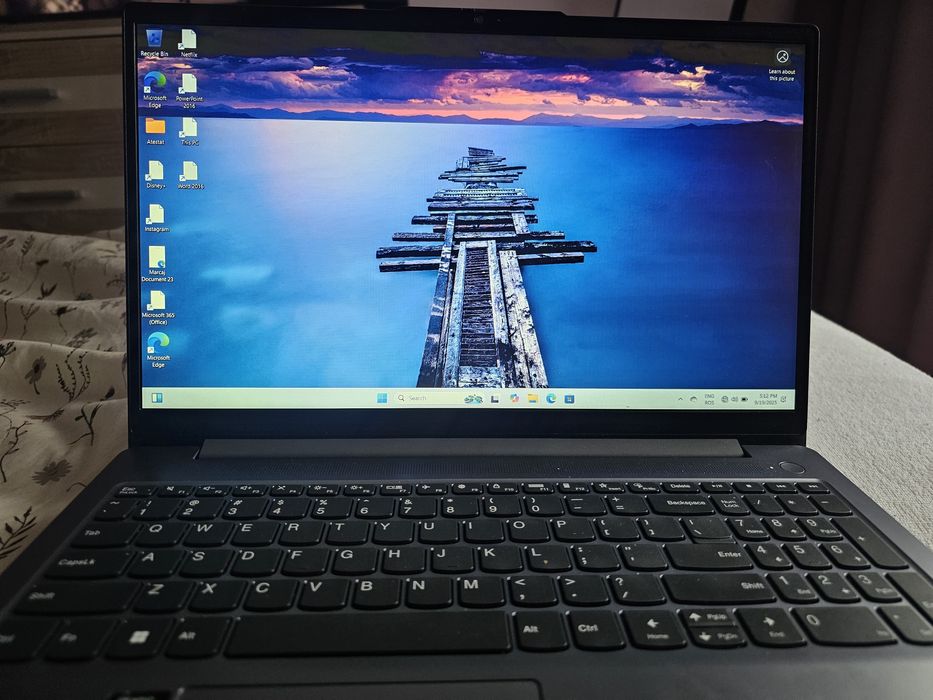 Laptop Lenovo silver