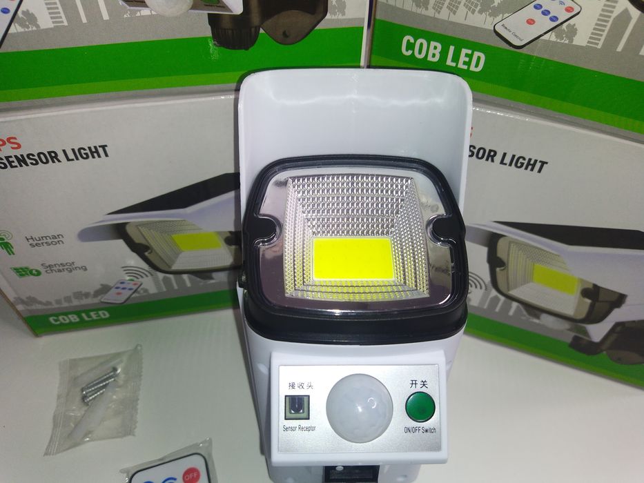 Lampa solara tip camera supraveghere cu telecomanda,senzor de miscare
