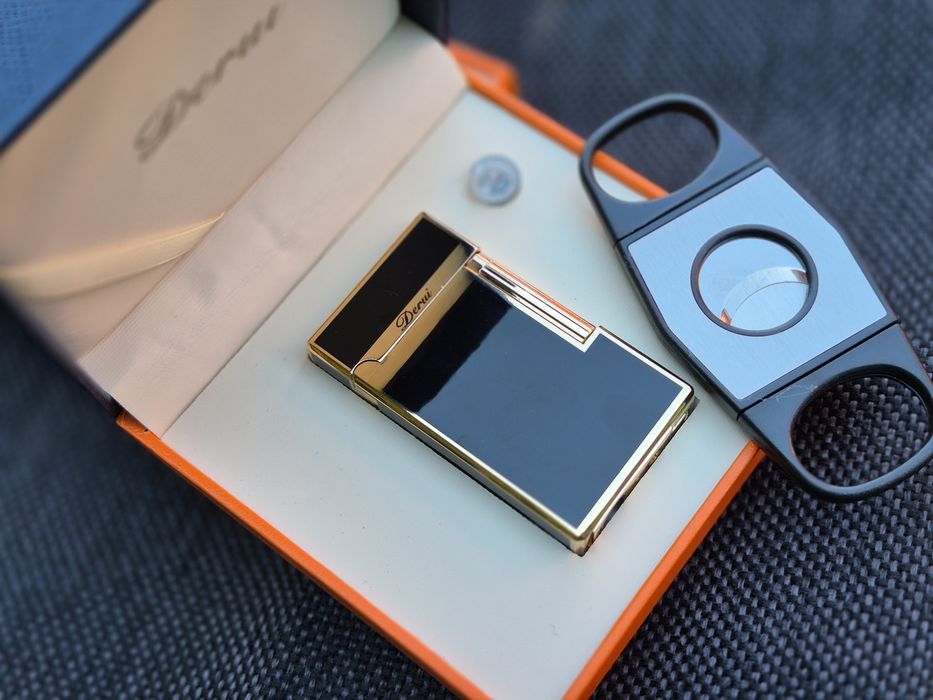 Луксозна газова запалка Derui с подарък резачка за пури,четири цвята