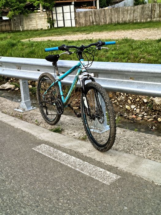 IVând bicicleta sprint, bicicleta de munte