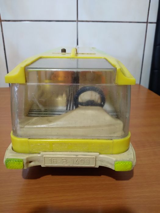 Autocar ONT, plastic