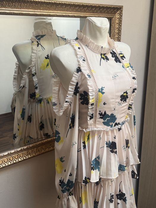 Self-Portrait, rochie căptușită, super fluidă, roz pal cu motiv floral