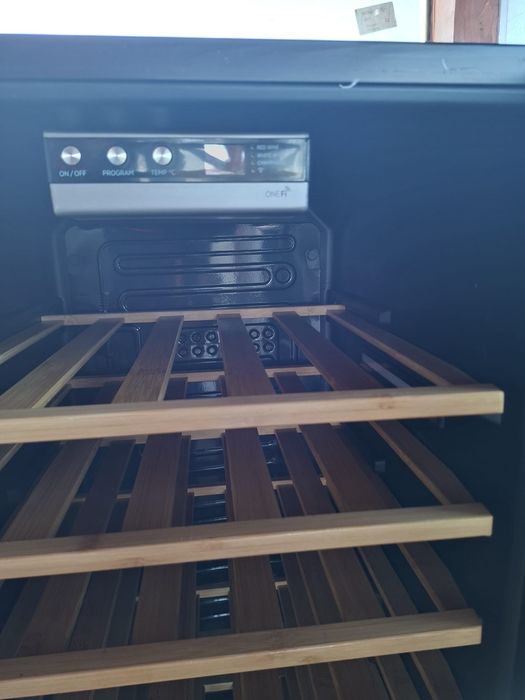 Frigider/ Racitor vinuri