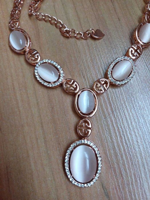 Invoke Колие Розова позлата 18К с камък Котешко око НОВО