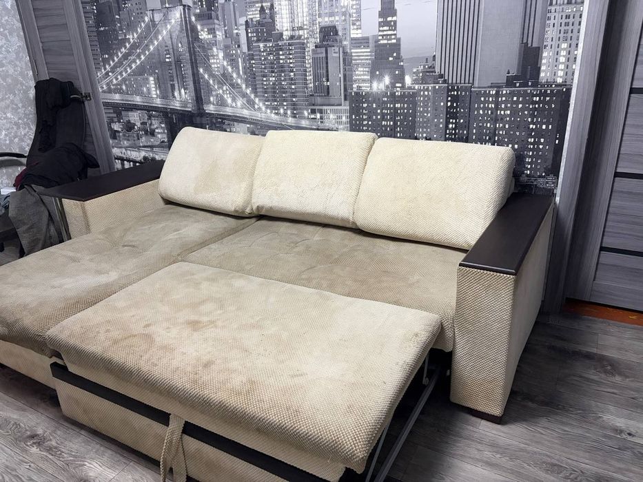Диван раскладной с подушками